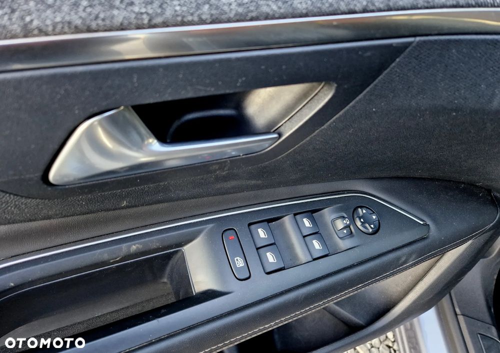 Peugeot 3008 1.2 PureTech Access S&S - 11