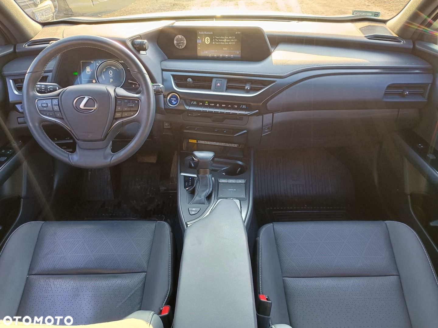 Lexus UX - 13
