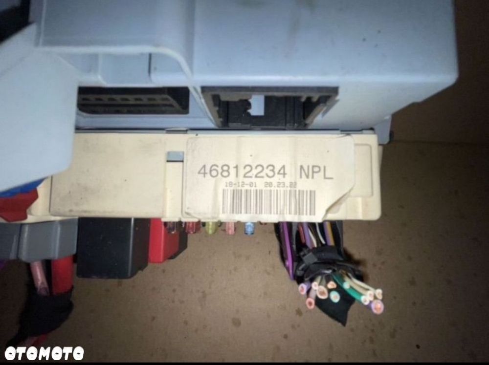 46812234 skrzynka bezpieczników Fiat Punto 2 II - 3
