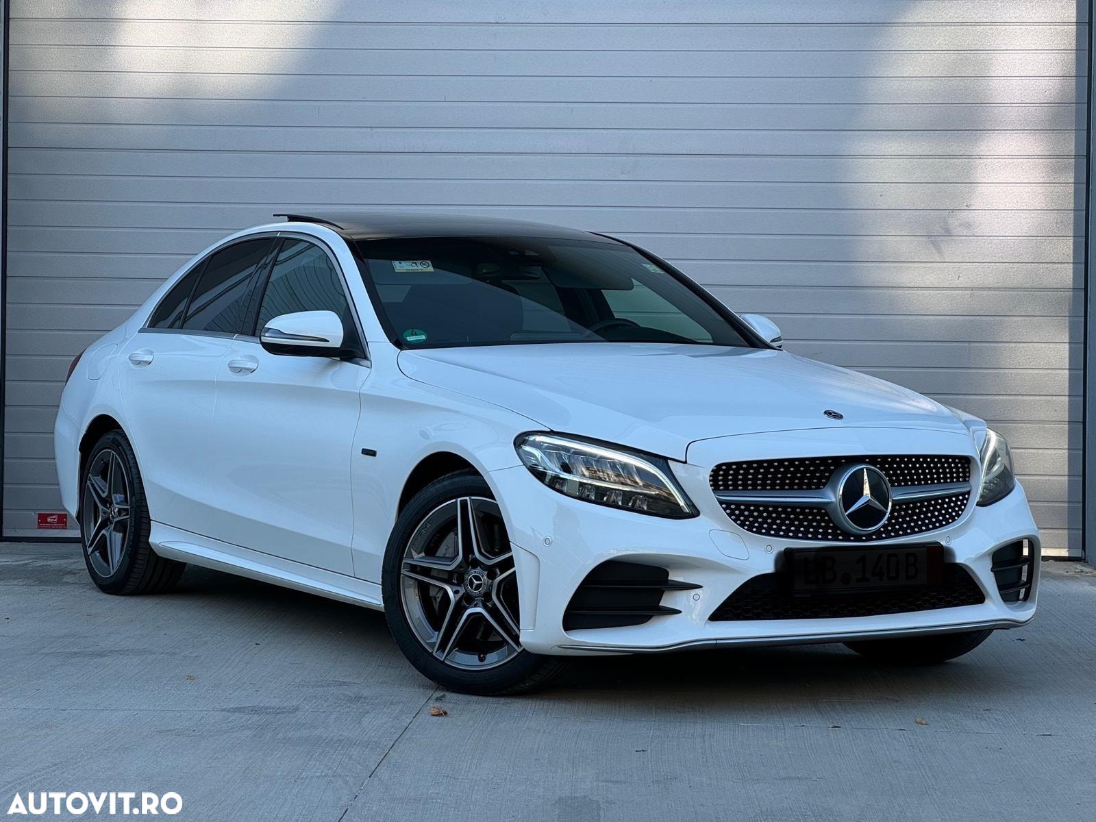 Mercedes-Benz C 300 e 9G-TRONIC AMG Line - 2