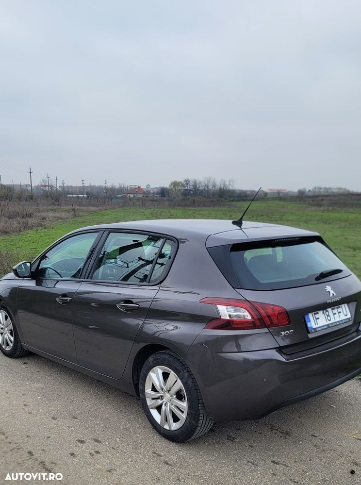 Peugeot 308 - 8