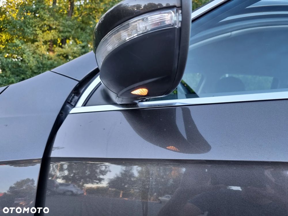 Volkswagen Passat 2.0 TDI Comfortline - 19