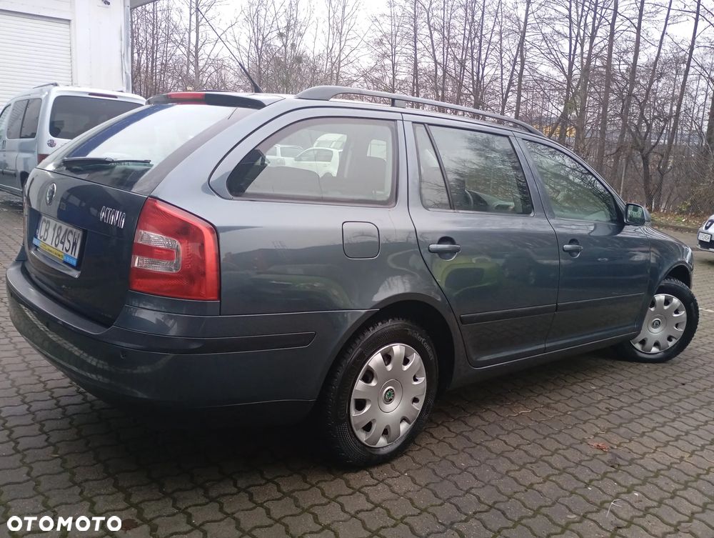 Skoda Octavia 1.6 Combi Ambiente - 14