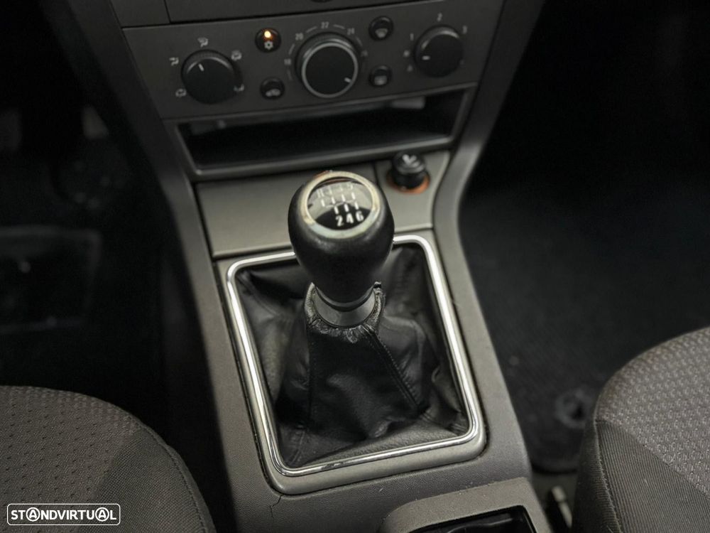 Opel Vectra Caravan 1.9 CDTi Executive - 35