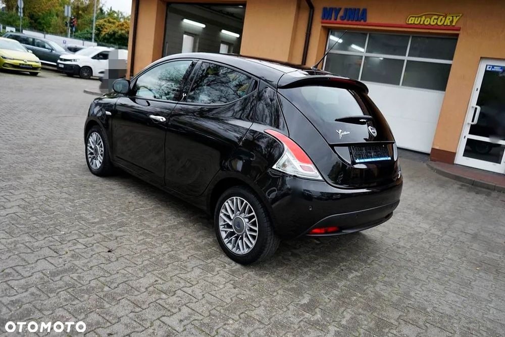 Lancia Ypsilon Y 0.9 TwinAir Turbo 8V Gold - 5