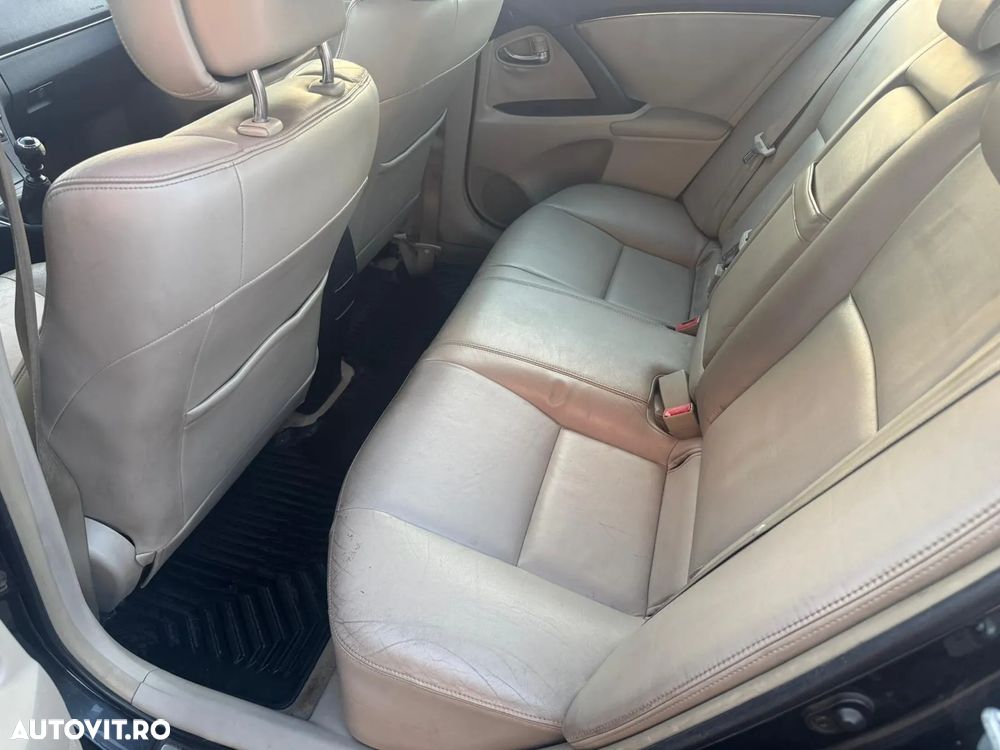 Toyota Avensis 2.2 D-CAT Luxury - 22