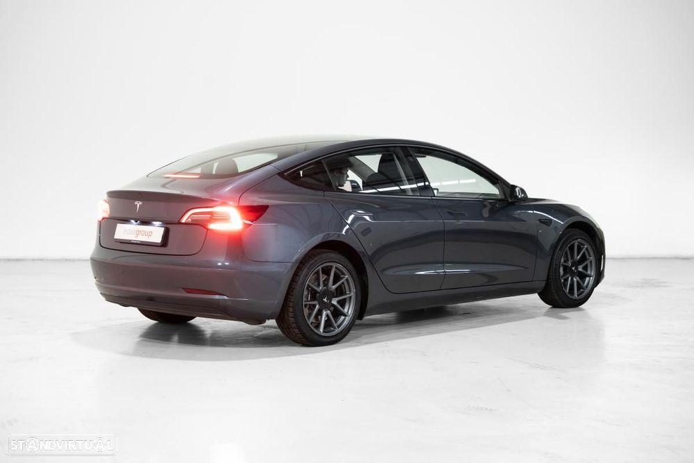 Tesla Model 3 Long Range RWD - 4