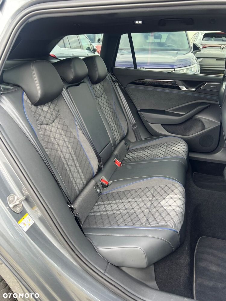 Volkswagen Passat Variant 2.0 TSI R-Line Plus DSG - 6