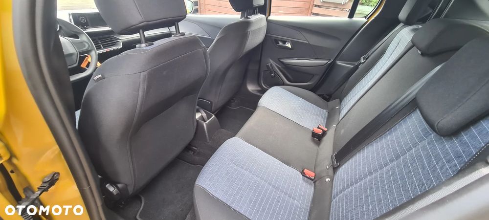 Peugeot 208 - 17