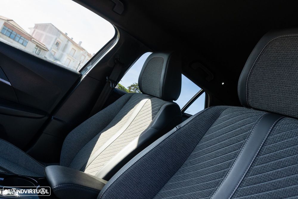 Peugeot 2008 1.2 PureTech Allure - 13