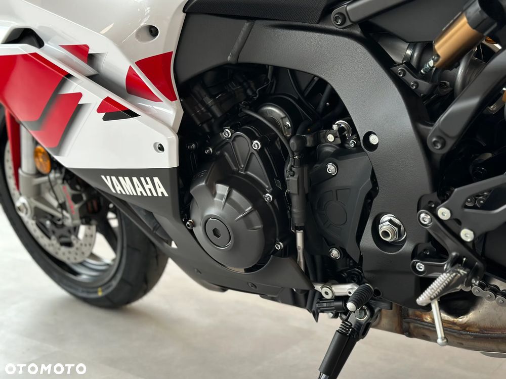 Yamaha R9 - 7