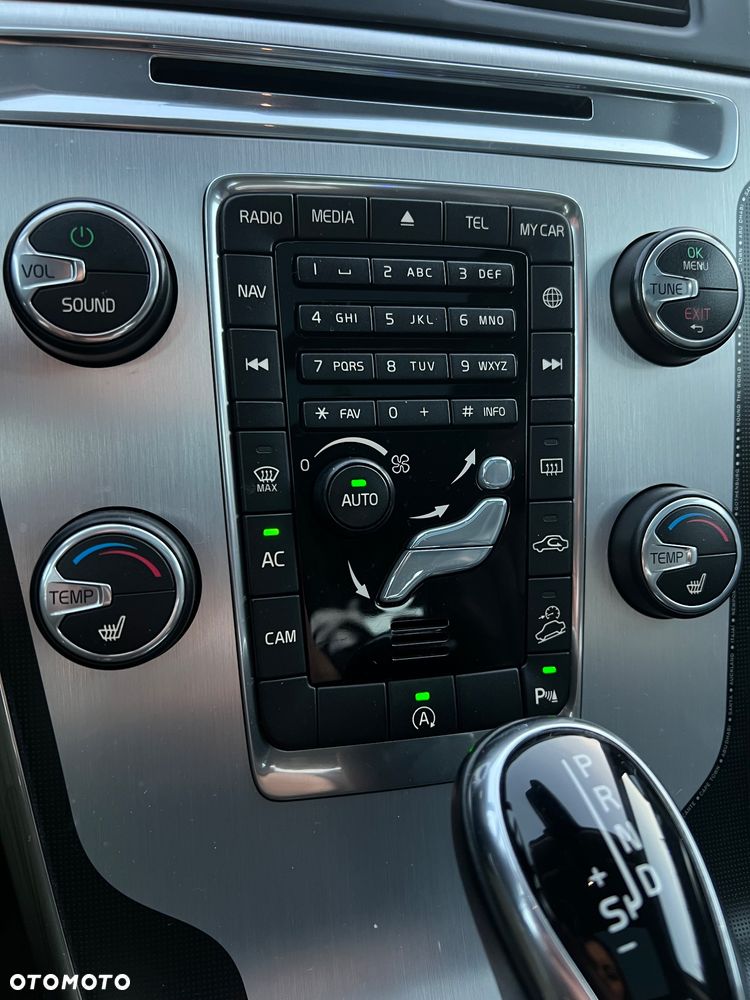 Volvo XC 60 D4 AWD Ocean Race - 25