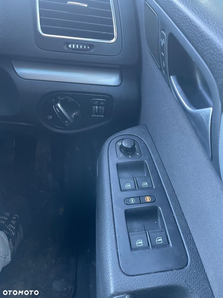 Volkswagen Sharan 2.0 TDI 4Motion BlueMotion Technology Comfortline - 9