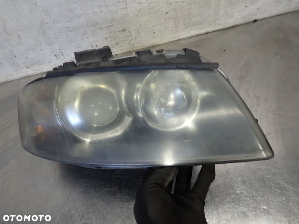 LAMPA PRAWA PRZEDNIA XENON AUDI A3 8P 2.0TDI - 12