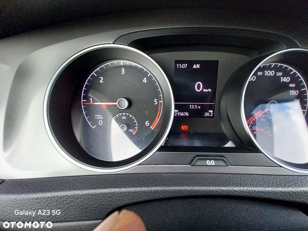 Volkswagen Golf - 23
