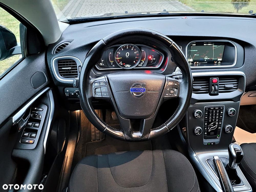 Volvo V40 T2 Momentum - 14