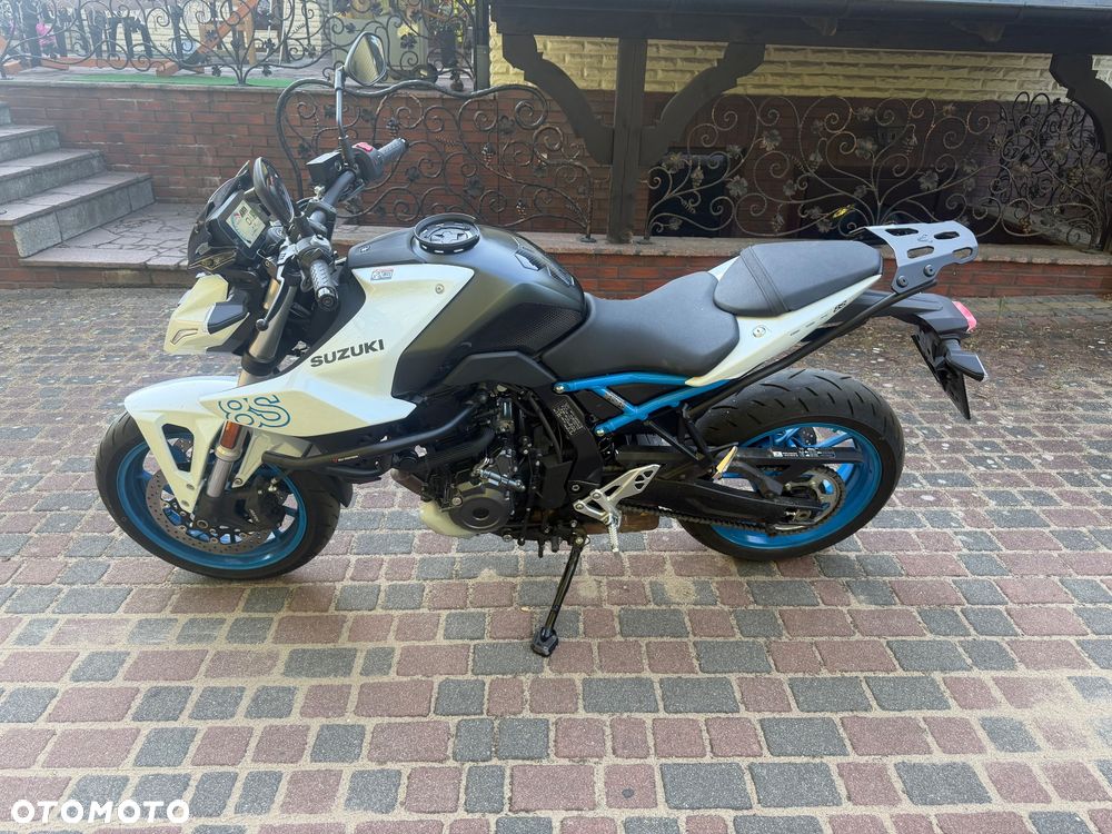 Suzuki GSX - 7