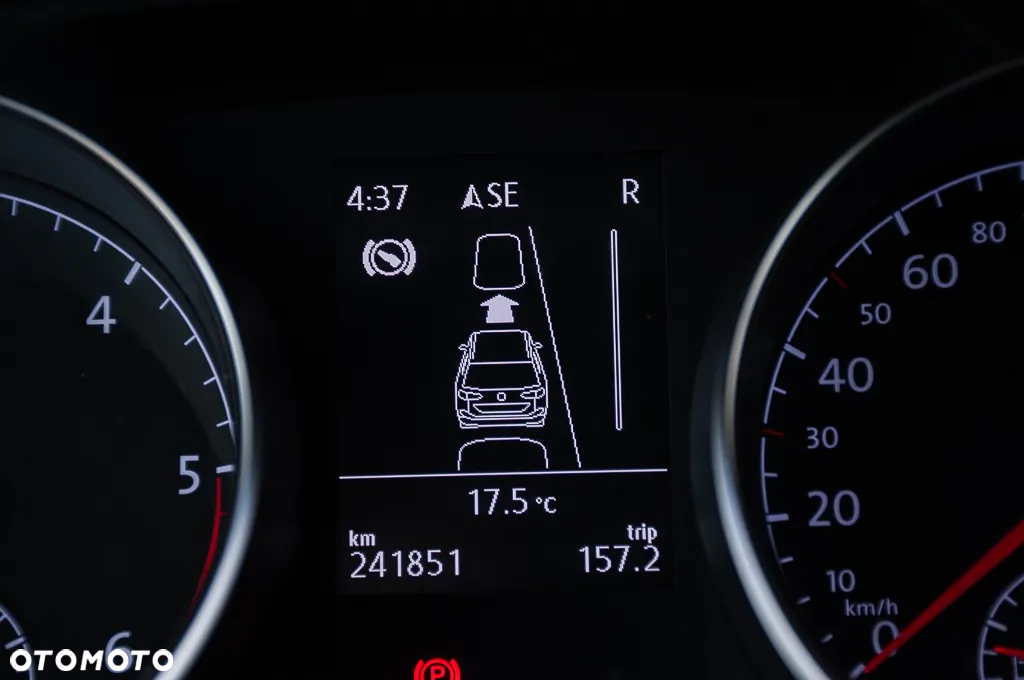 Volkswagen Touran 2.0 TDI BMT IQ Drive DSG - 31