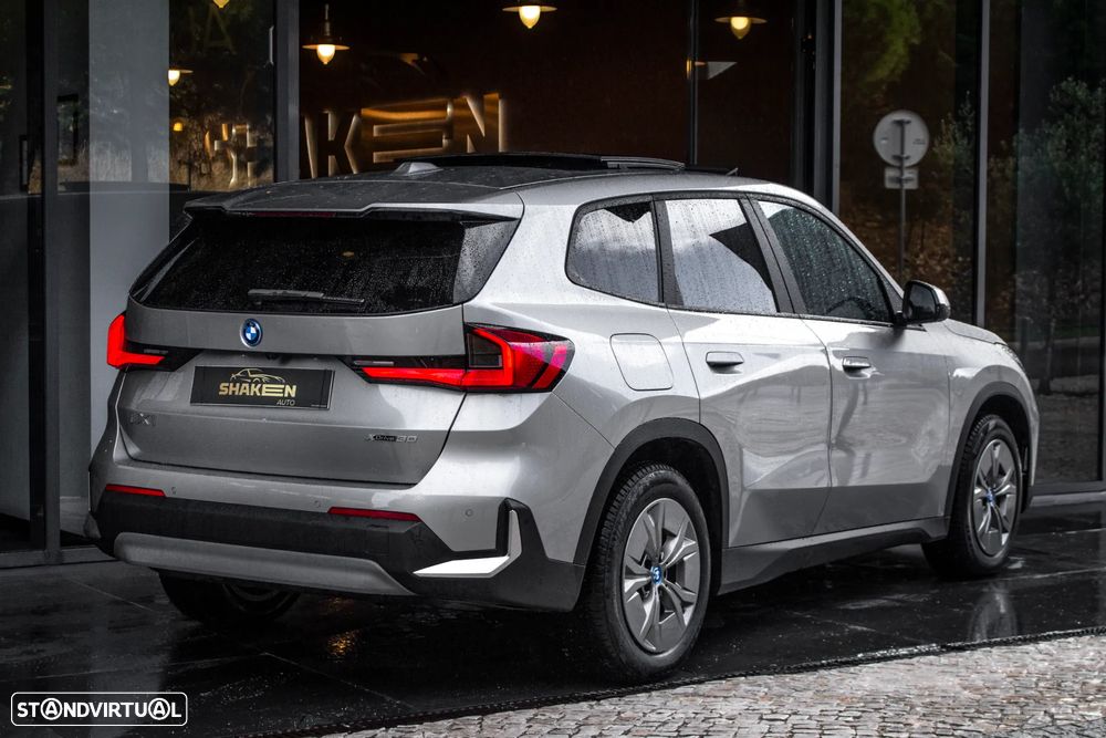 BMW iX1 xDrive30 - 7