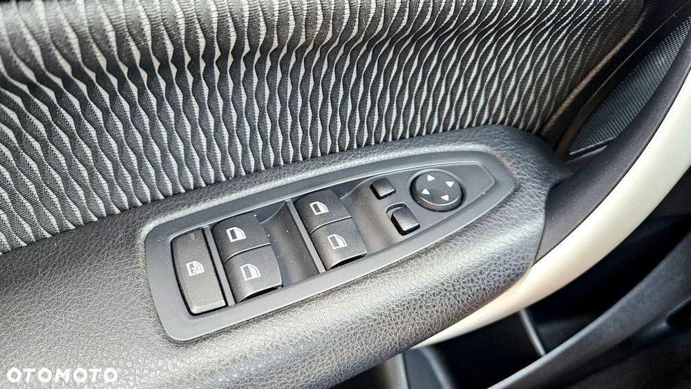 BMW Seria 1 118i Sport Line - 21