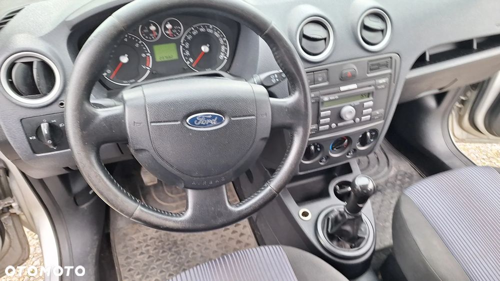Ford Fusion - 18