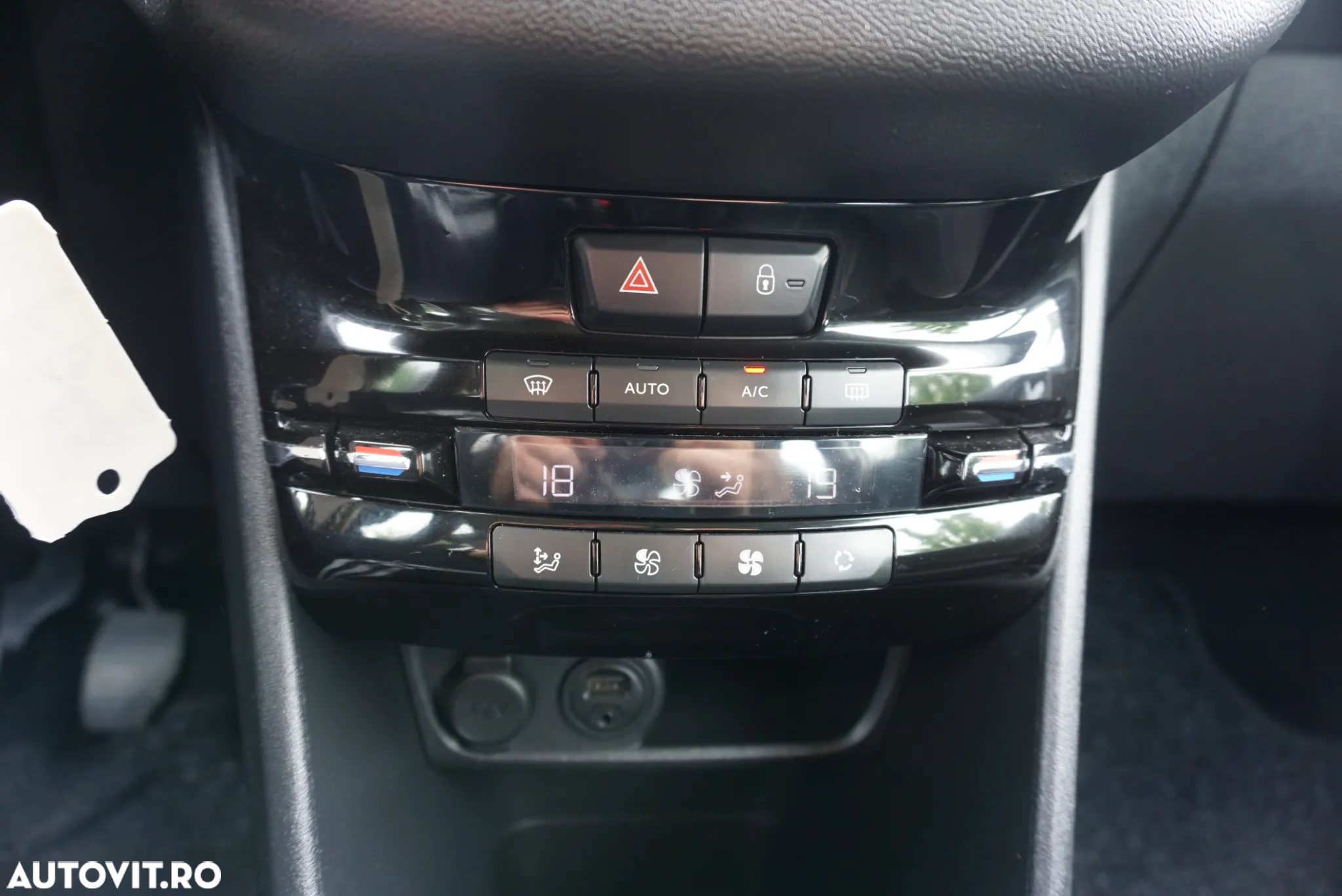 Peugeot 208 1.4 VTi Active - 23
