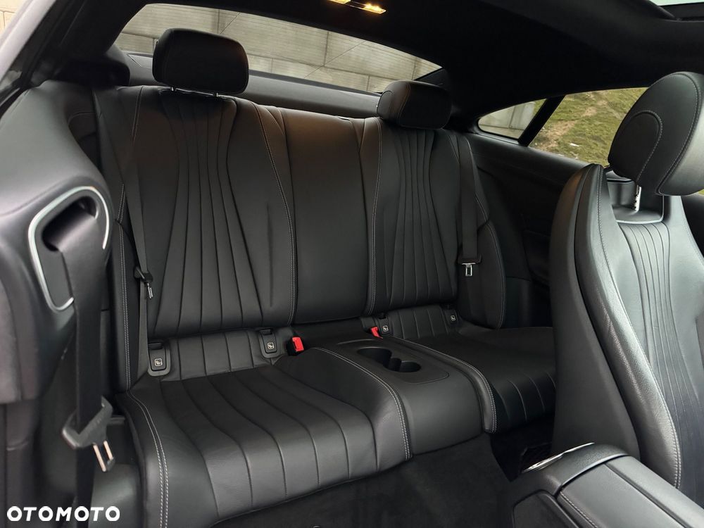 Mercedes-Benz Klasa E 200 Coupe 9G-TRONIC - 19