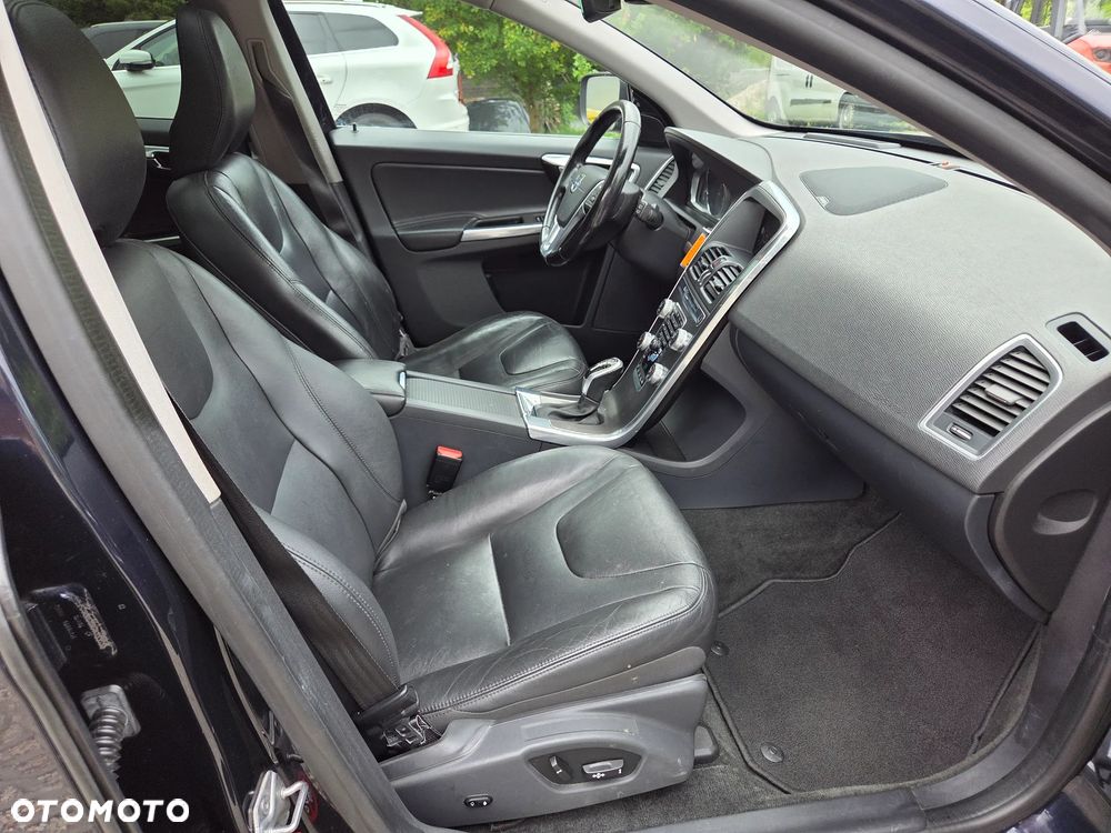 Volvo XC 60 T6 AWD Geartronic Summum - 12