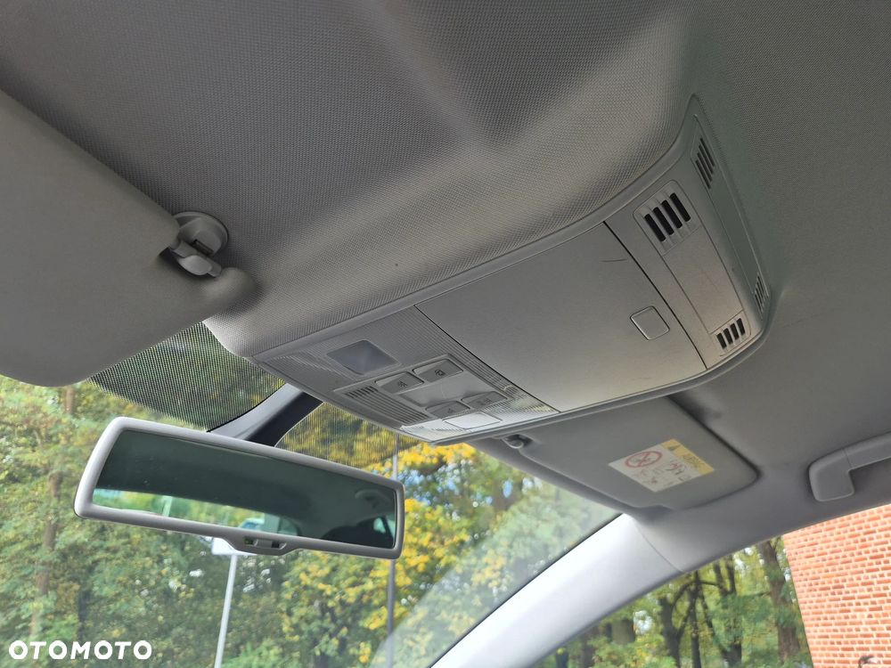 Volkswagen Golf 1.6 TDI BlueMotion Technology DSG Lounge - 17