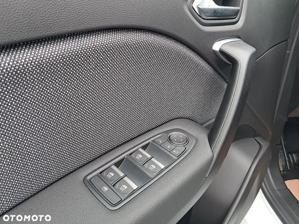 Mitsubishi Grandis - 19