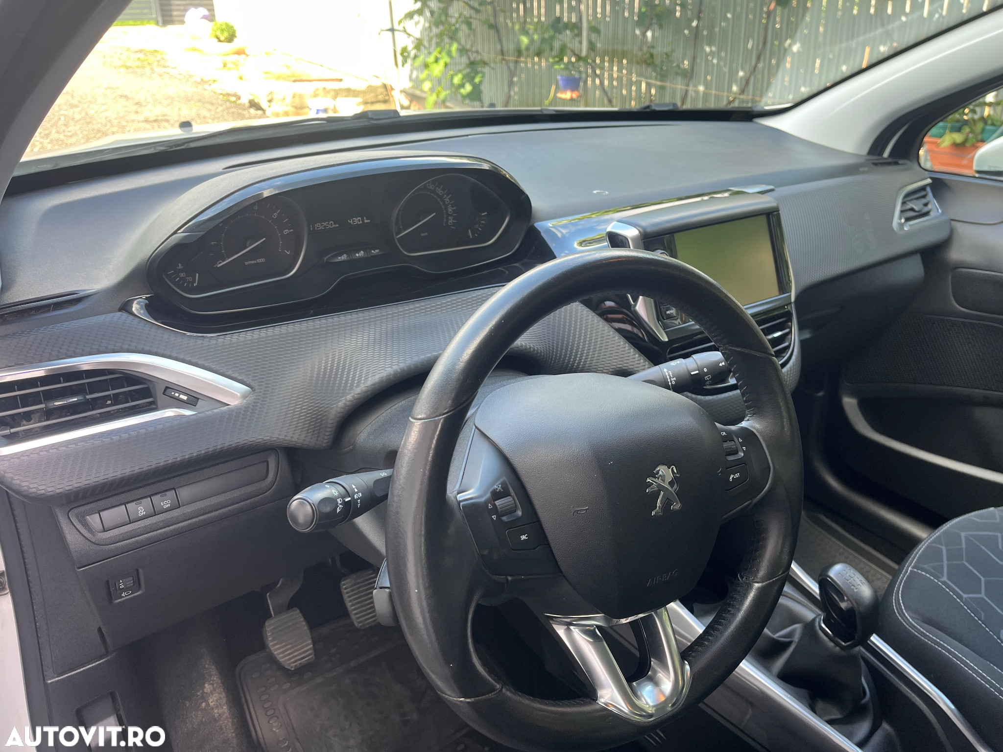 Peugeot 2008 1.2 PureTech Turbo Active - 12