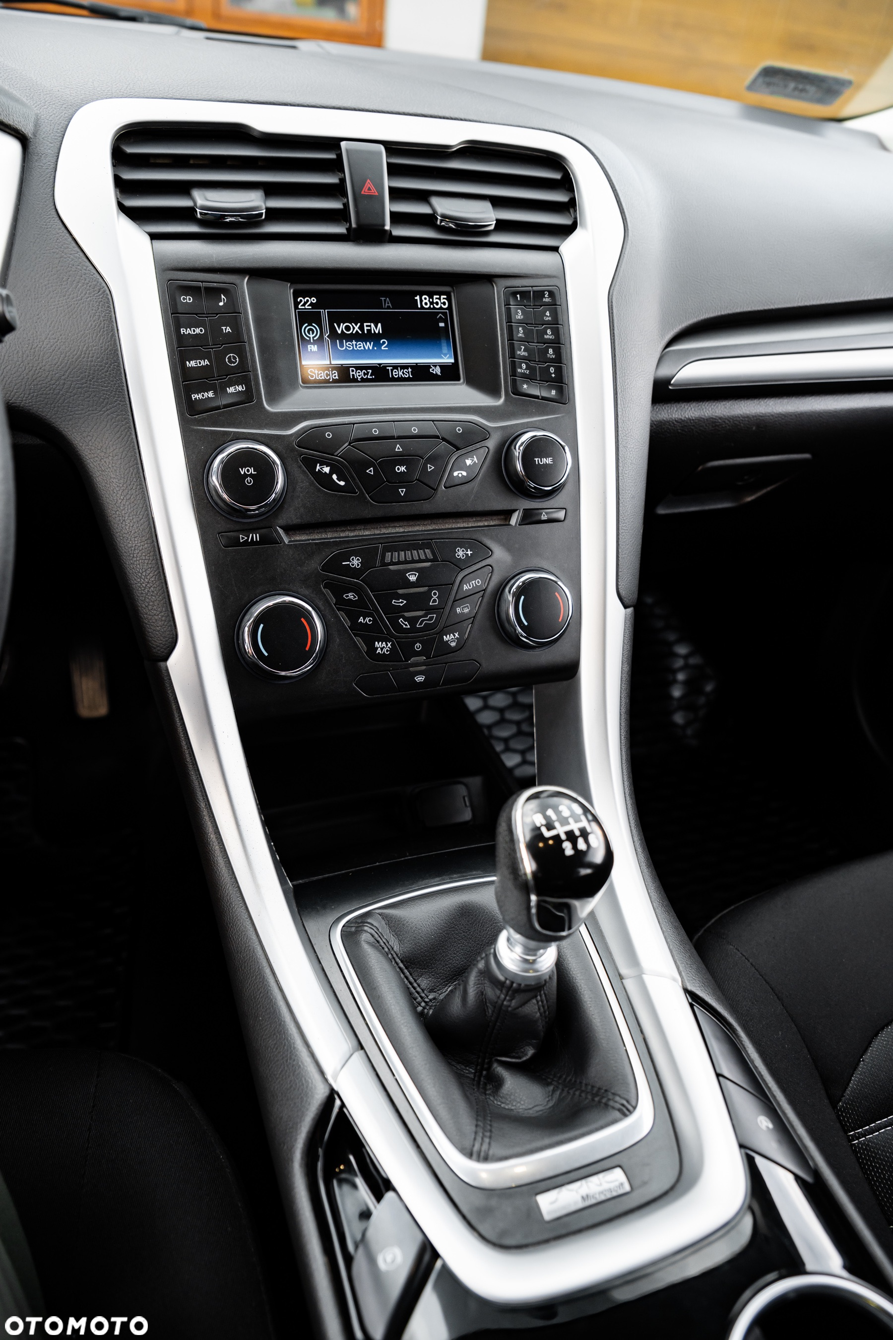 Ford Mondeo 1.5 EcoBoost Ambiente - 33
