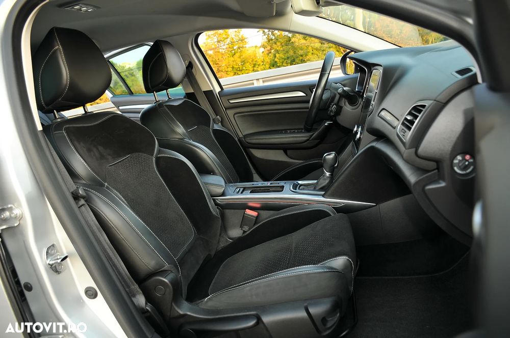 Renault Megane TCe 140 GPF EDC INTENS - 12