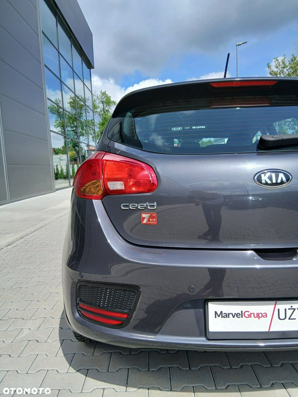 Kia Ceed - 10