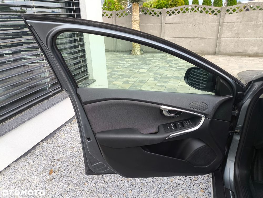 Volvo V40 D3 Momentum - 10