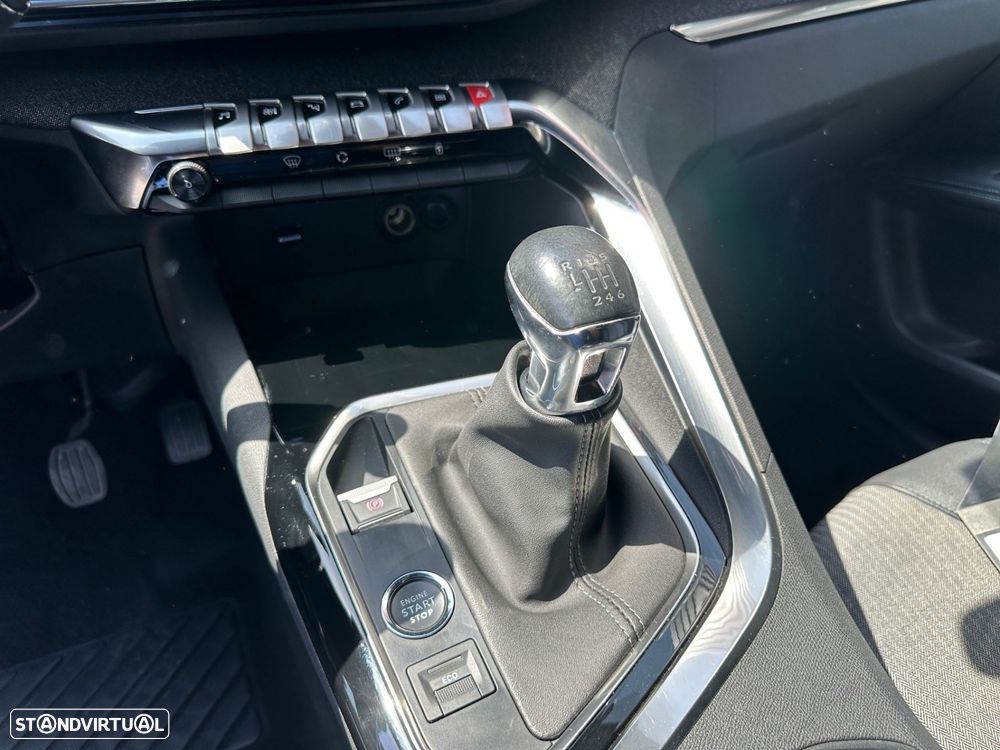 Peugeot 3008 1.2 PureTech Allure Pack - 18