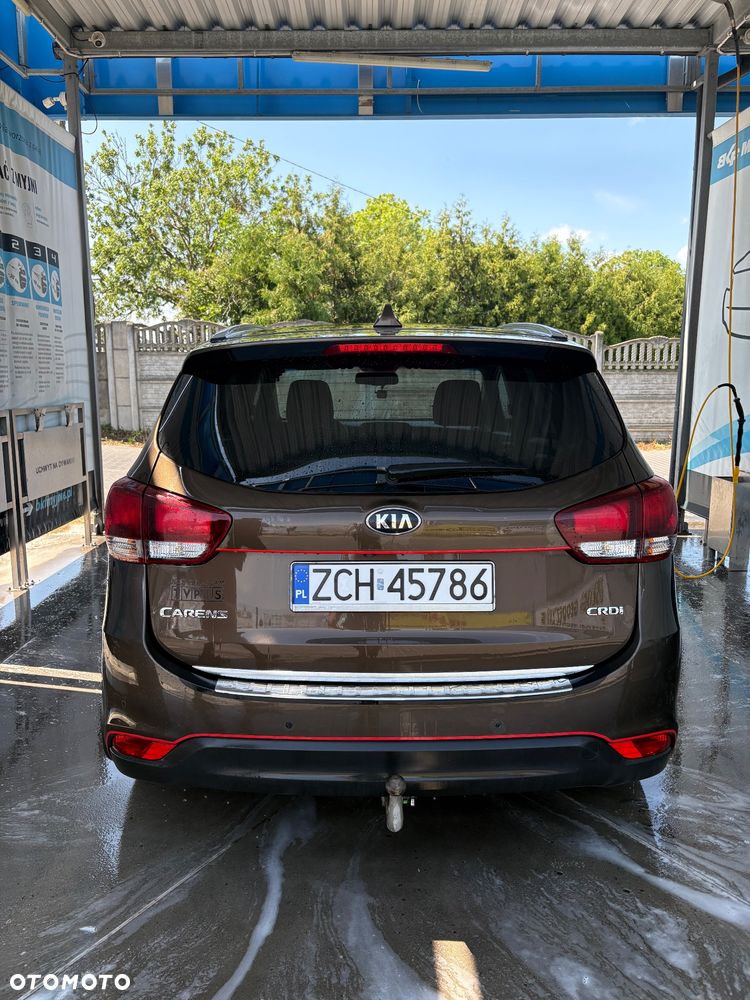Kia Carens - 4