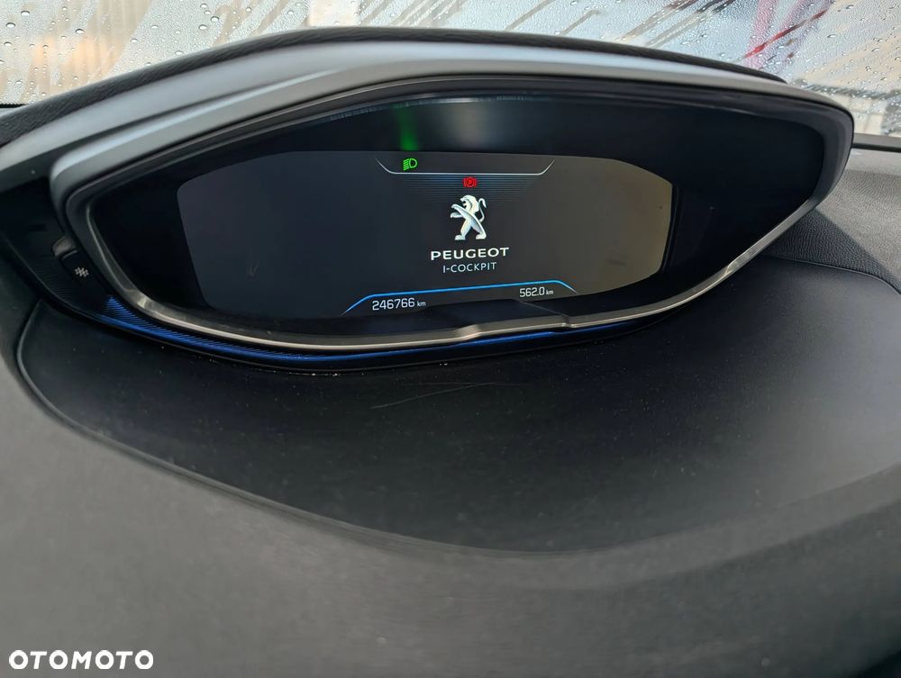 Peugeot 5008 2.0 BlueHDI Allure S&S - 11