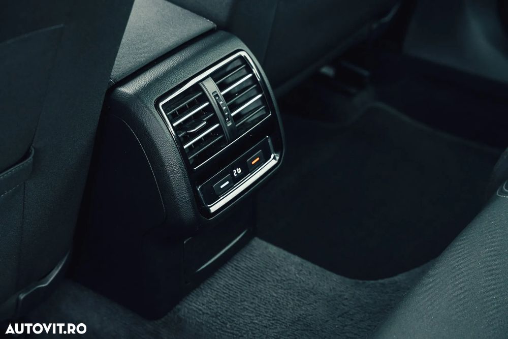 Volkswagen Passat 2.0 TDI DSG Comfortline - 19