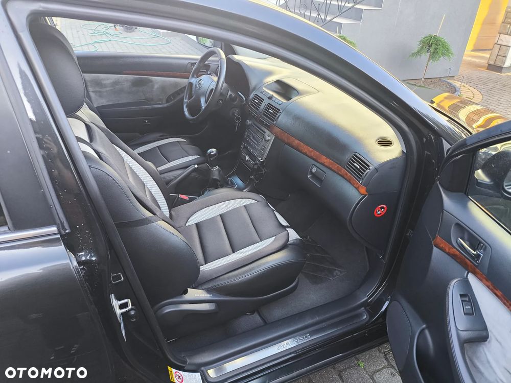 Toyota Avensis 2.0 D-4D Prestige - 11