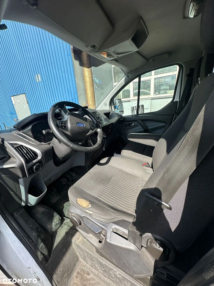 Ford TRANSIT CUSTOM - 4