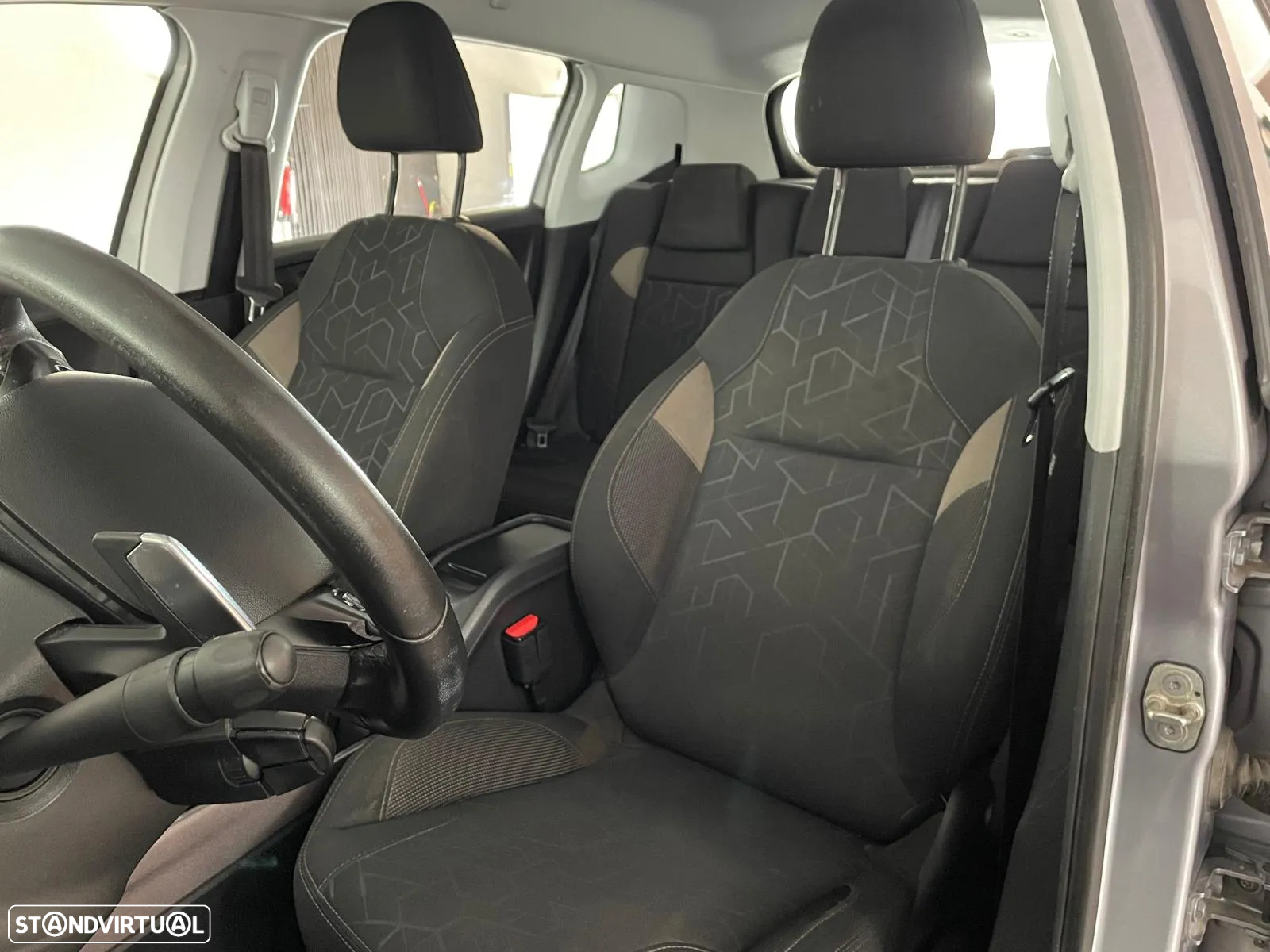 Peugeot 2008 - 25