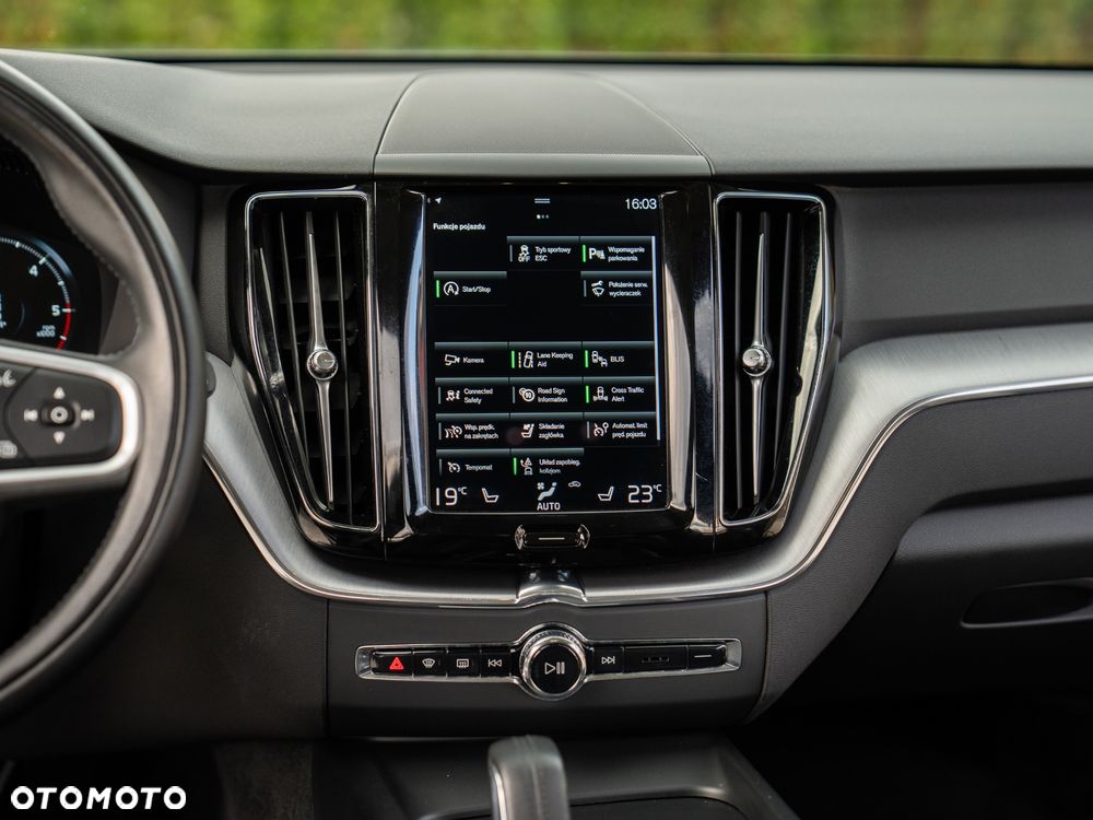 Volvo XC 60 B4 D Geartronic Momentum Pro - 36