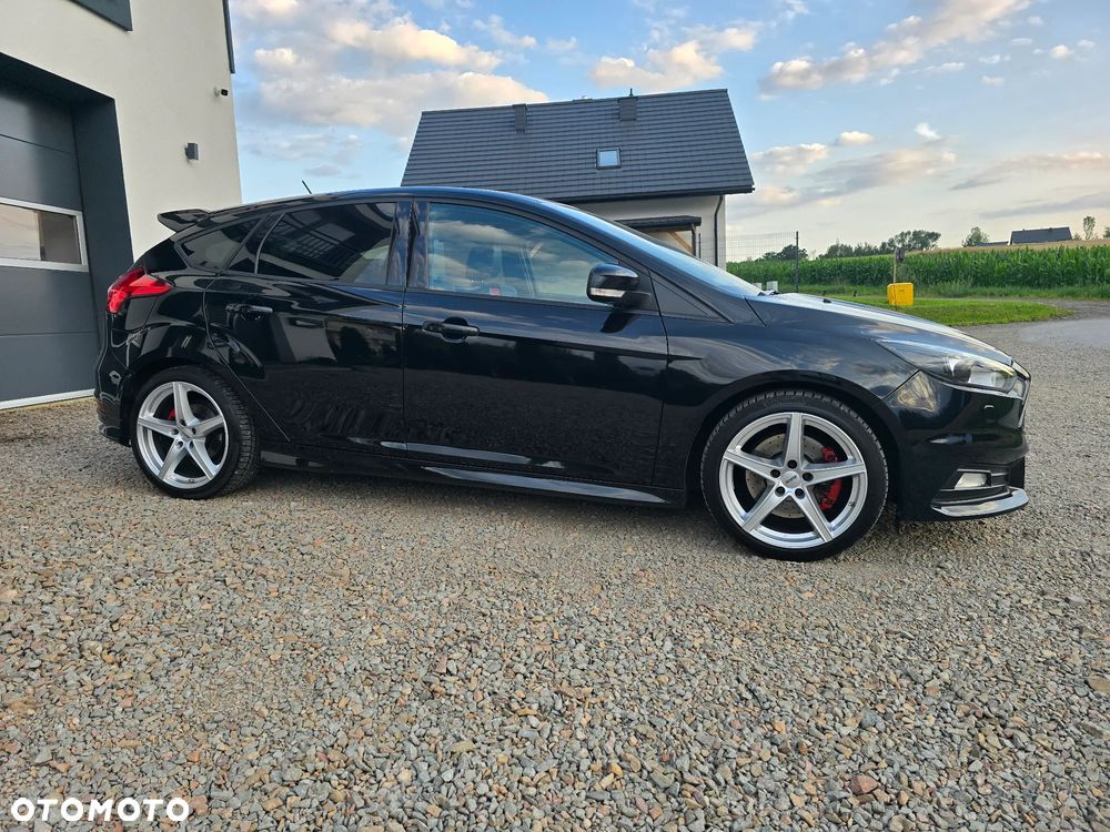 Ford Focus 2.0 EcoBoost ST mit Leder-Exclusiv-Paket - 11