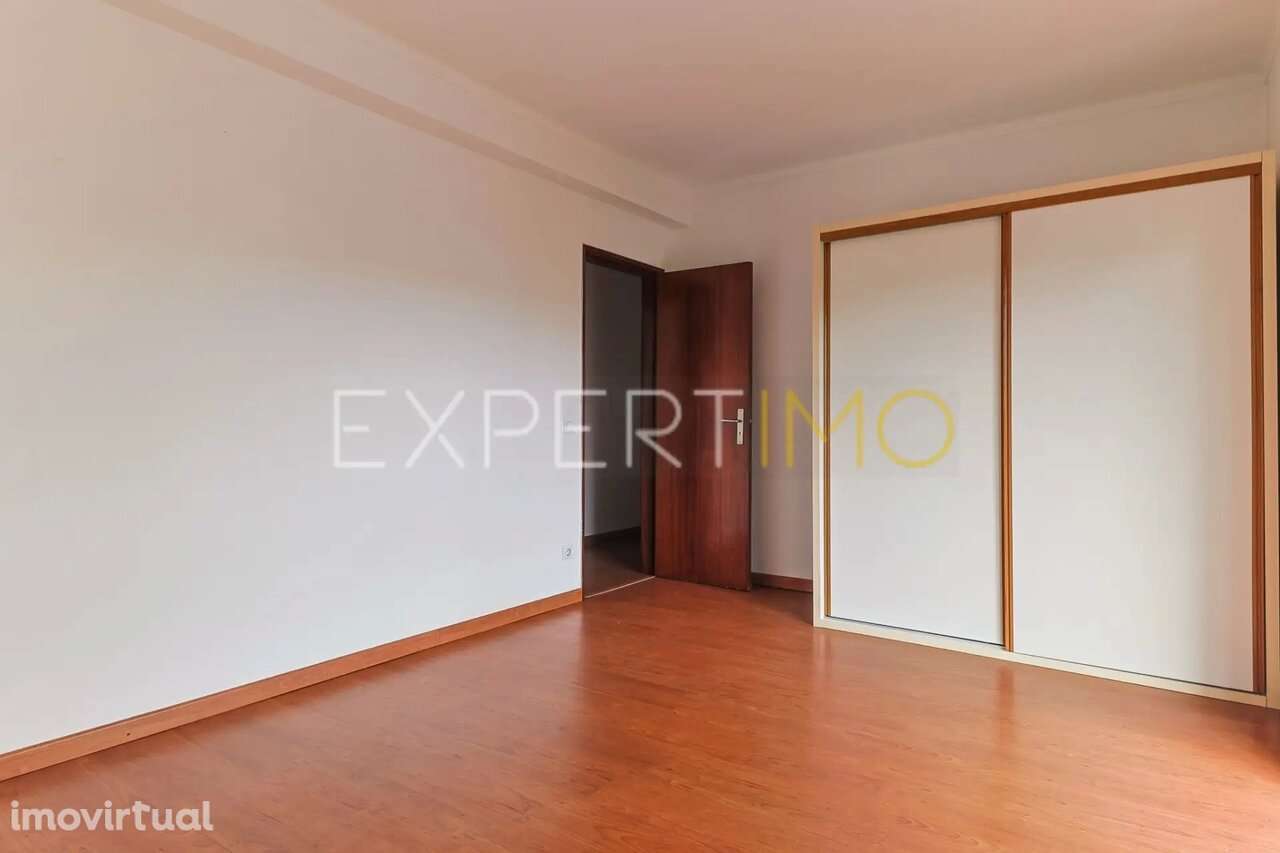 Excelente T2 com varanda e estacionamento em Eiras - Coimbra - Grande imagem: 2/20