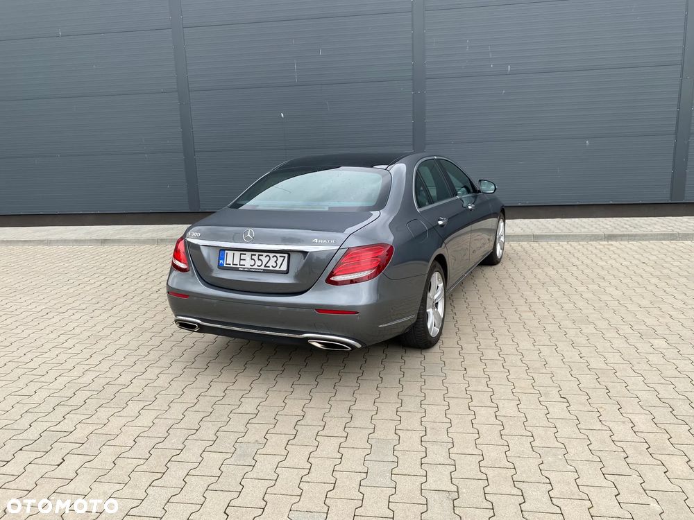 Mercedes-Benz Klasa E 300 9G-TRONIC - 19
