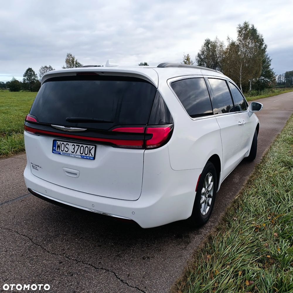 Chrysler Pacifica - 4