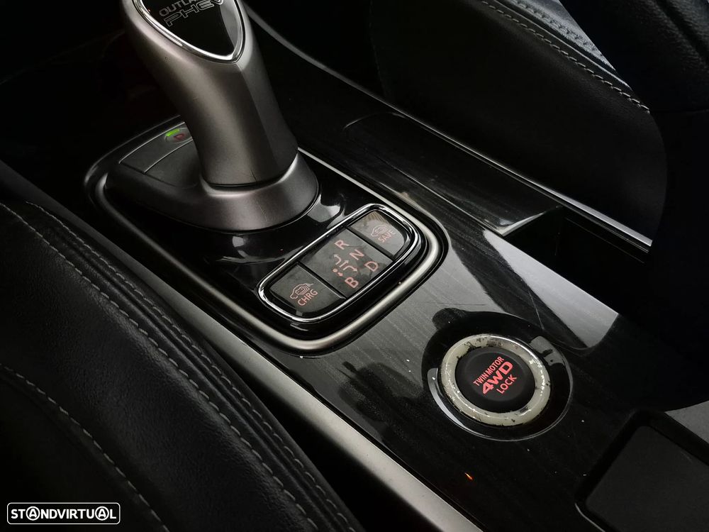 Mitsubishi Outlander 2.0 Instyle Navi - 19