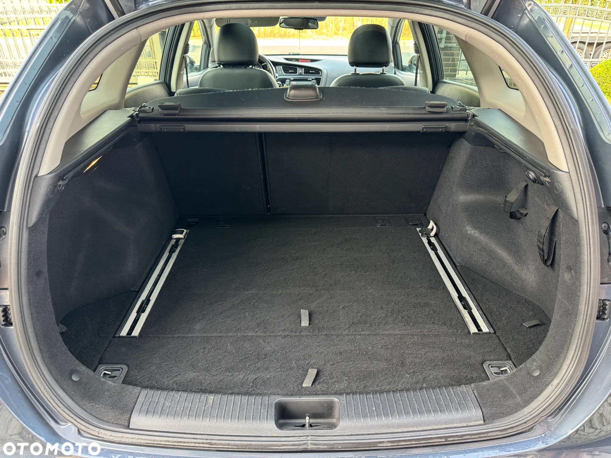 Kia Ceed 1.6 CRDi 128 SW Platinum Edition - 38