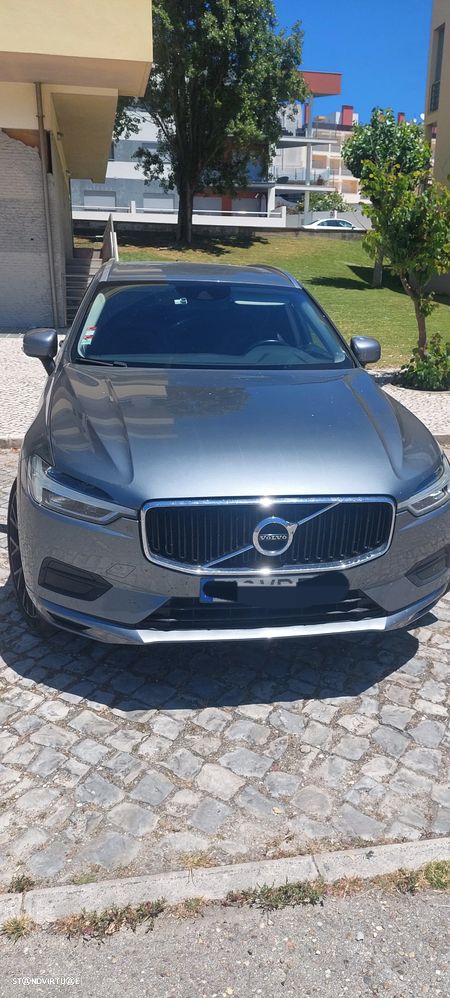 Volvo XC 60 2.0 D4 R-Design AWD Geartronic - 4